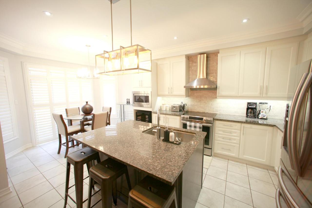 Beautiful 4 Bedroom Upper Unit Of Home, No Shared Spaces Georgetown Exterior photo
