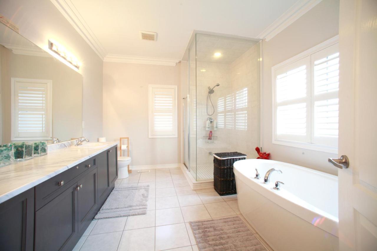 Beautiful 4 Bedroom Upper Unit Of Home, No Shared Spaces Georgetown Exterior photo
